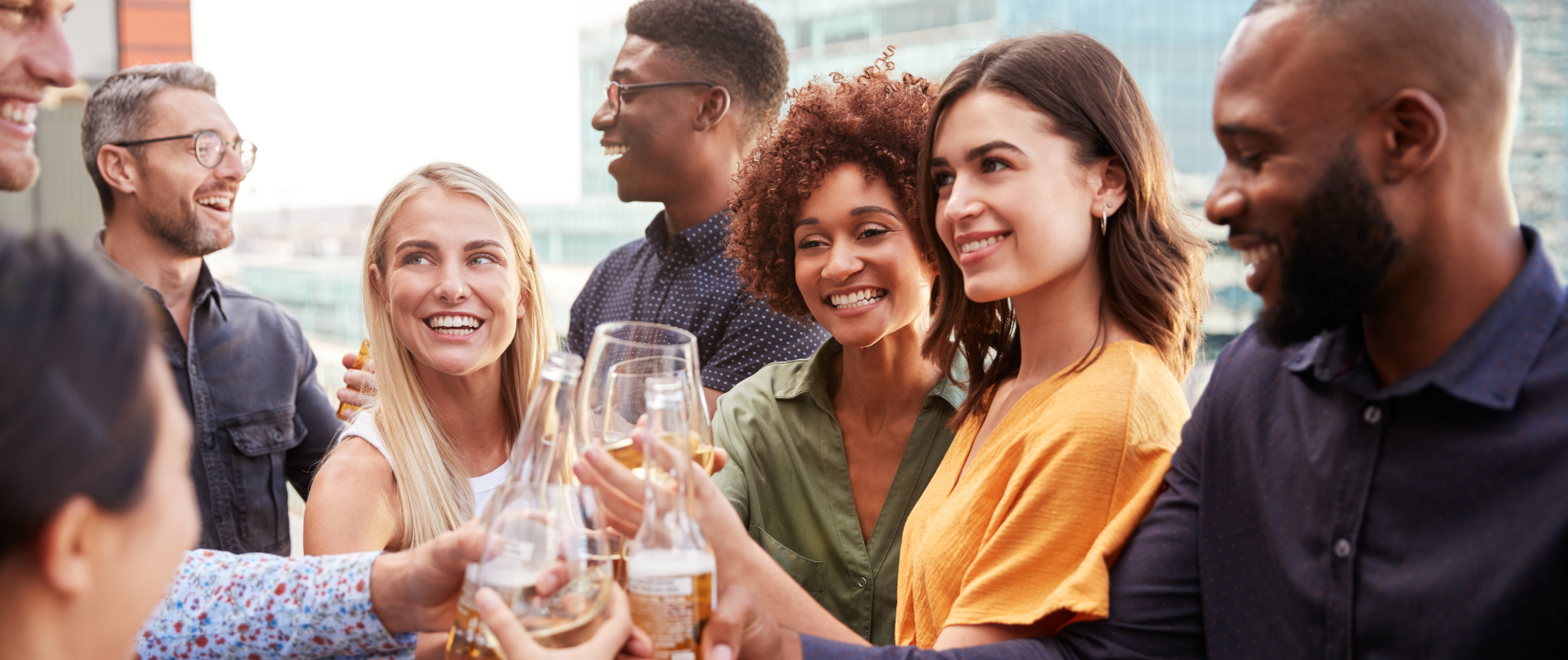 Photo d'un groupe de personne à un afterwork